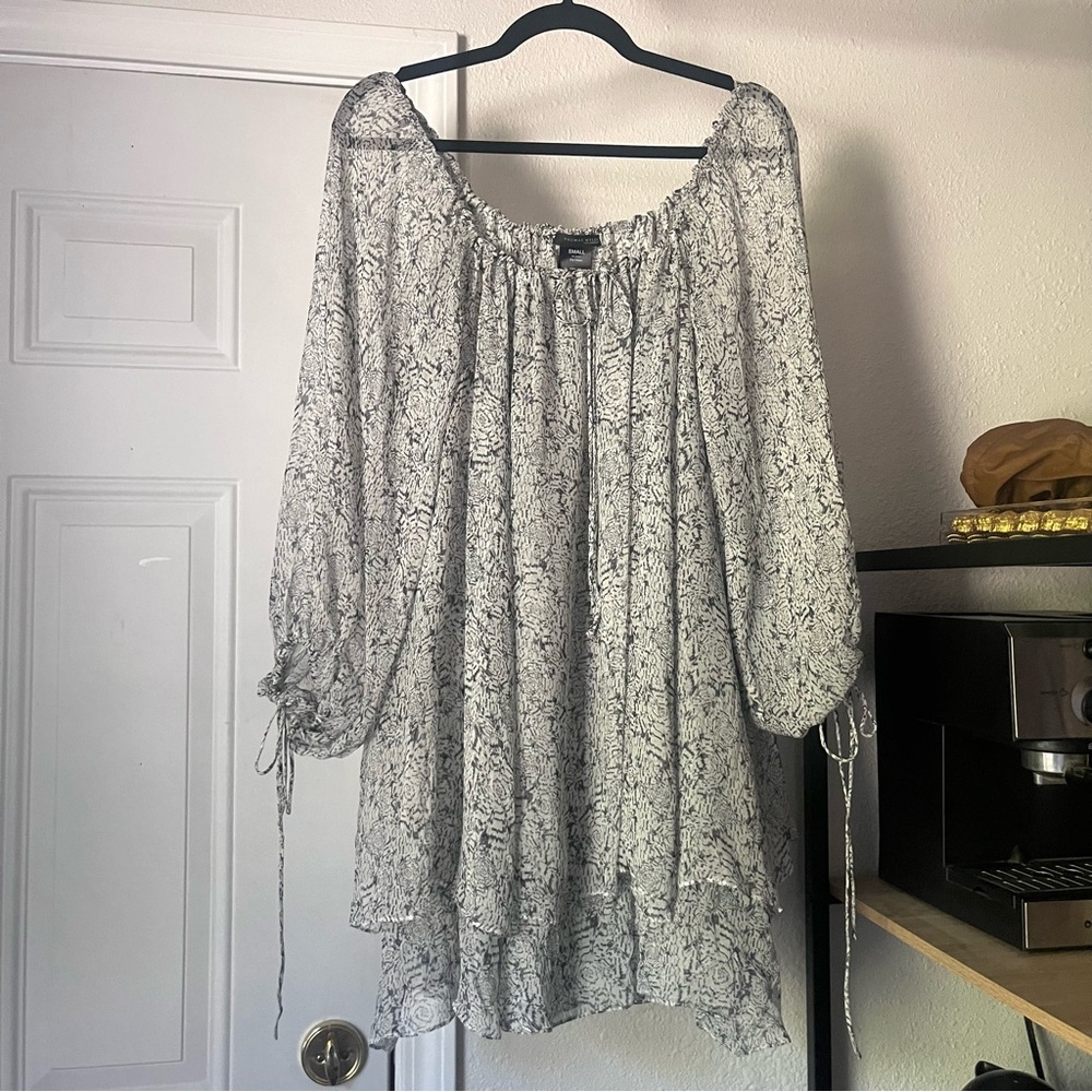 THOMAS WYLDE‎ grey white silk animal abstract print puff sleeve blouse